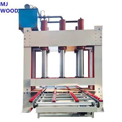 Pressa a freddo per compensato