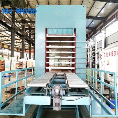 Pressa per compensato