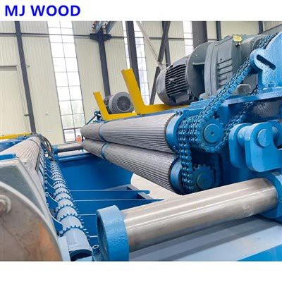 Tornio per impiallacciatura